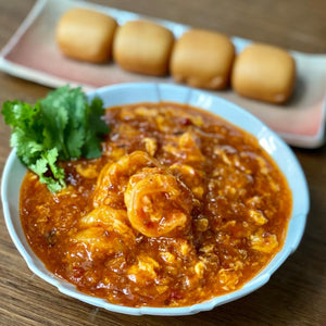 Fried Prawns With Spicy Chilli Sauce  Served With Man Tou