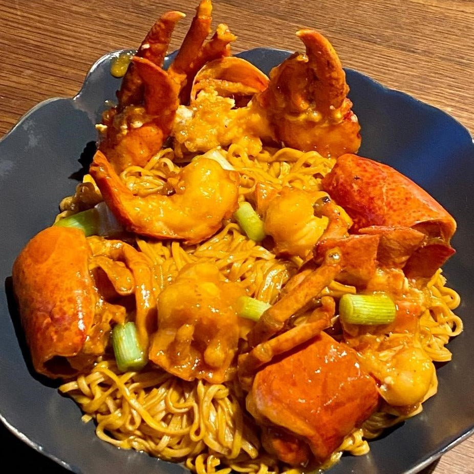 Stewed Noodles With Lobster, Ginger And Spring Onions (Whole)