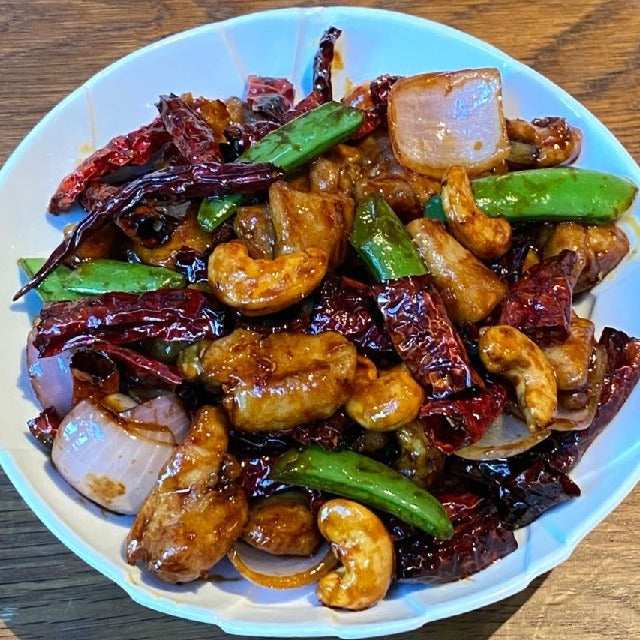 (CNY) Wok-Fried Chicken Cubes With Cashew Nuts  And Dried Chilli In Kong Po Style