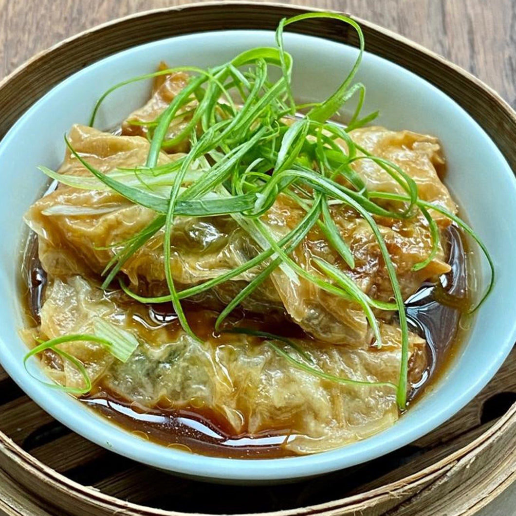 Beancurd Roll Filled With Minced Pork, Black Fungus And Vegetables In Abalone Sauce (3 件/pcs)